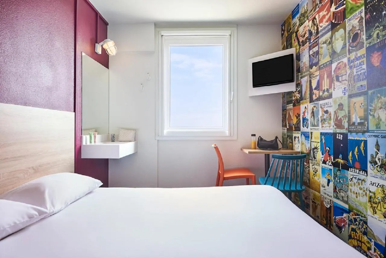 Hotelf1 Frejus Roquebrune Sur Argens