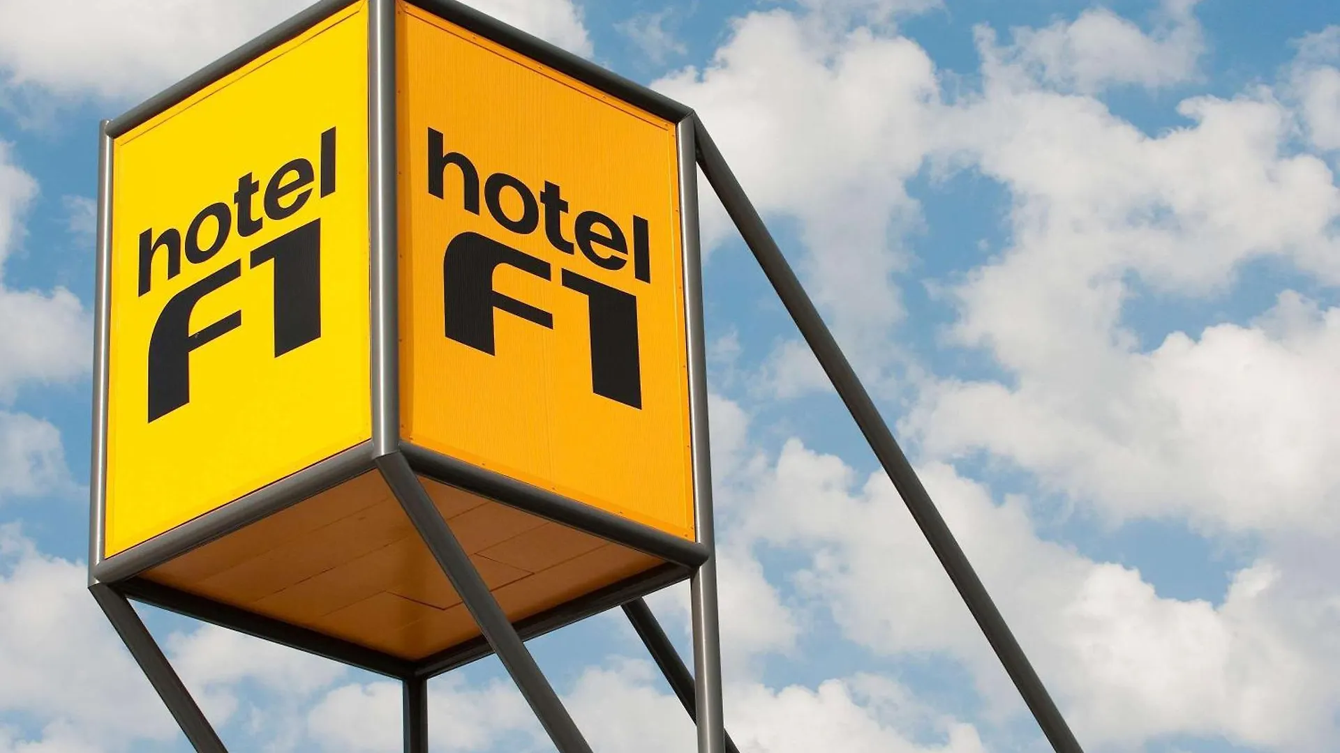 Hotelf1 Frejus Roquebrune Sur Argens Roquebrune-sur Argens